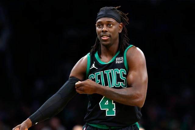 1.35亿防守大闸复苏 布朗喊话激活冠军拼图